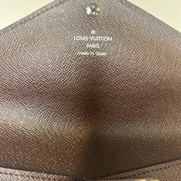 Louis Vuitton Dark Pink Epi Josephine Wallet - Picture 4 of 6